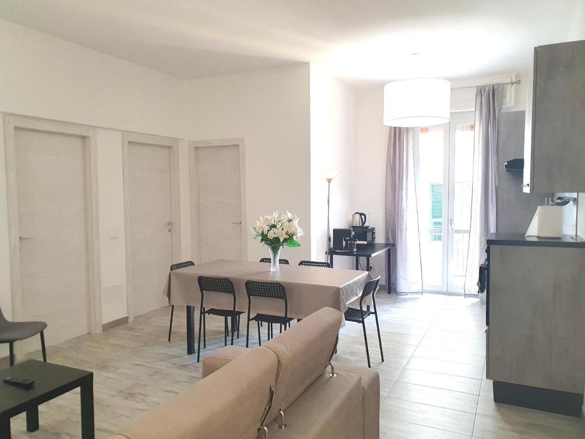 Savannah Charme Apartment ลาสเปเซีย ภายนอก รูปภาพ