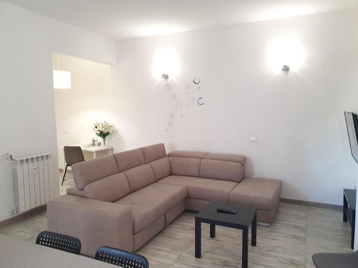 Savannah Charme Apartment ลาสเปเซีย ภายนอก รูปภาพ